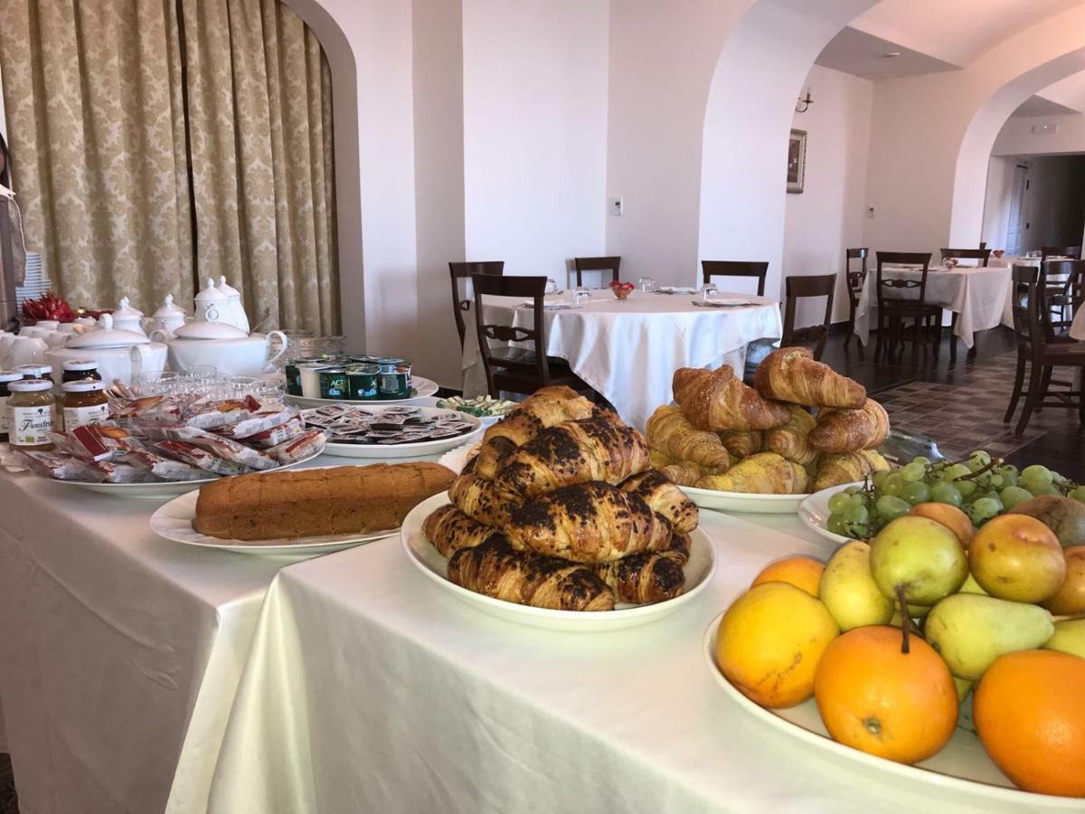 Palazzo Cestari Hotel Montesano sulla Marcellana Extérieur photo